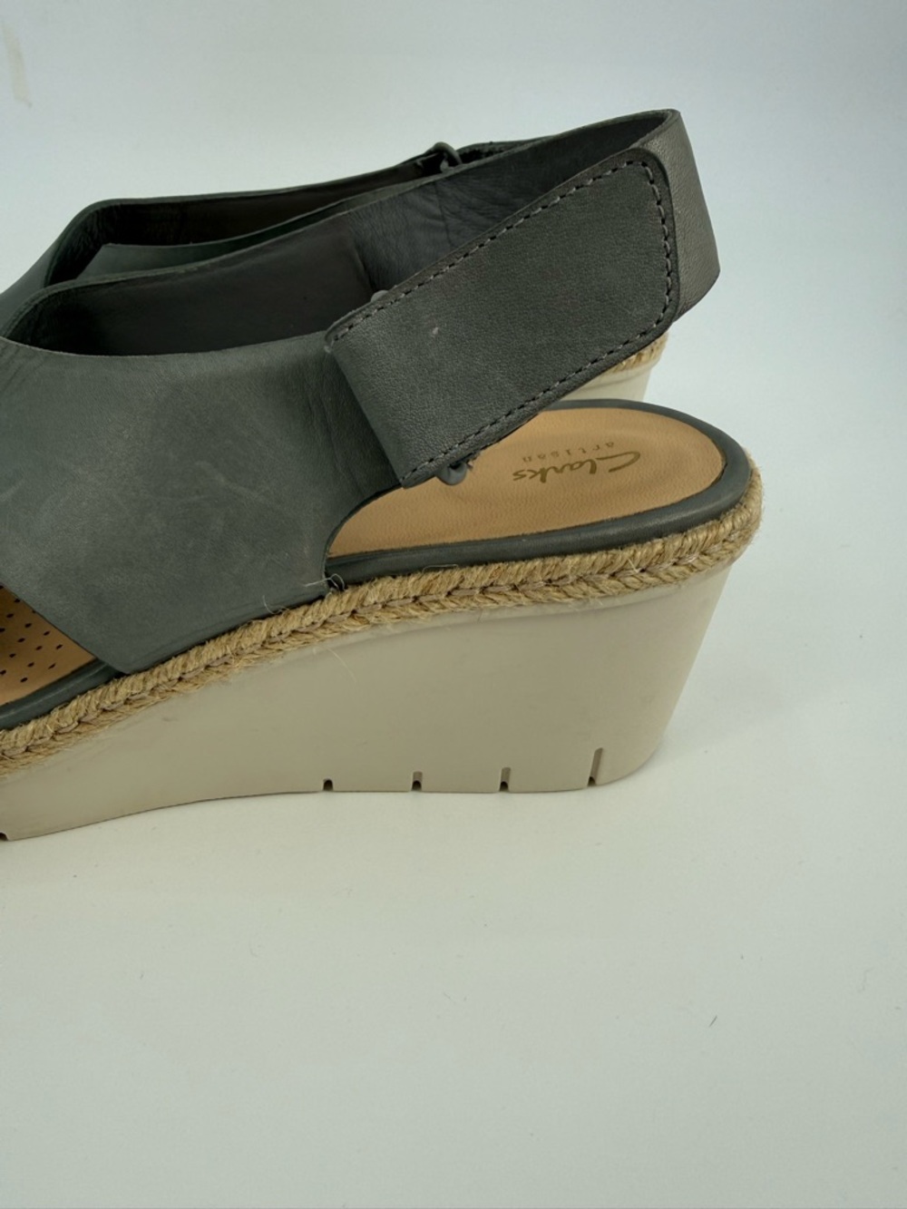 Clarks Artisan Gray Leather Wedge Sandals Slingback Platform Espadrille Style - Picture 10 of 16